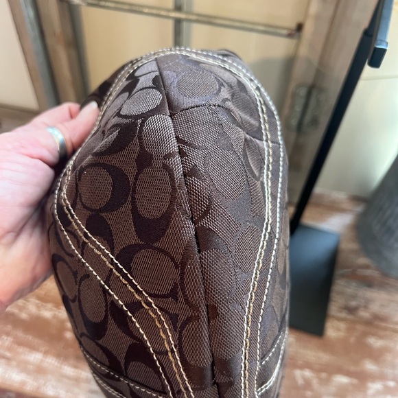 Coach Vintage Hobo Shoulder Bag - Picture 6 of 10